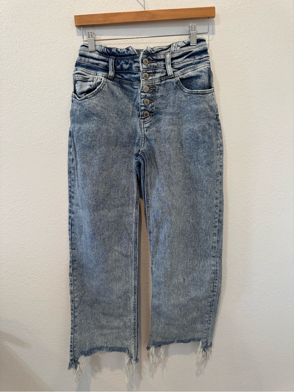KanCan Signature High-Rise Button-Fly Cropped Straight Jeans in Light Wash